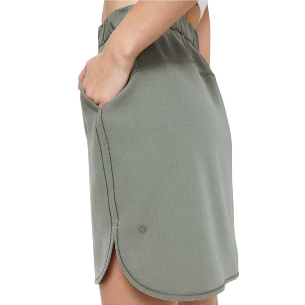 Lululemon Grey Sage On The Fly Skirt *Woven sz 2 EUC Army Olive Green - Picture 1 of 11
